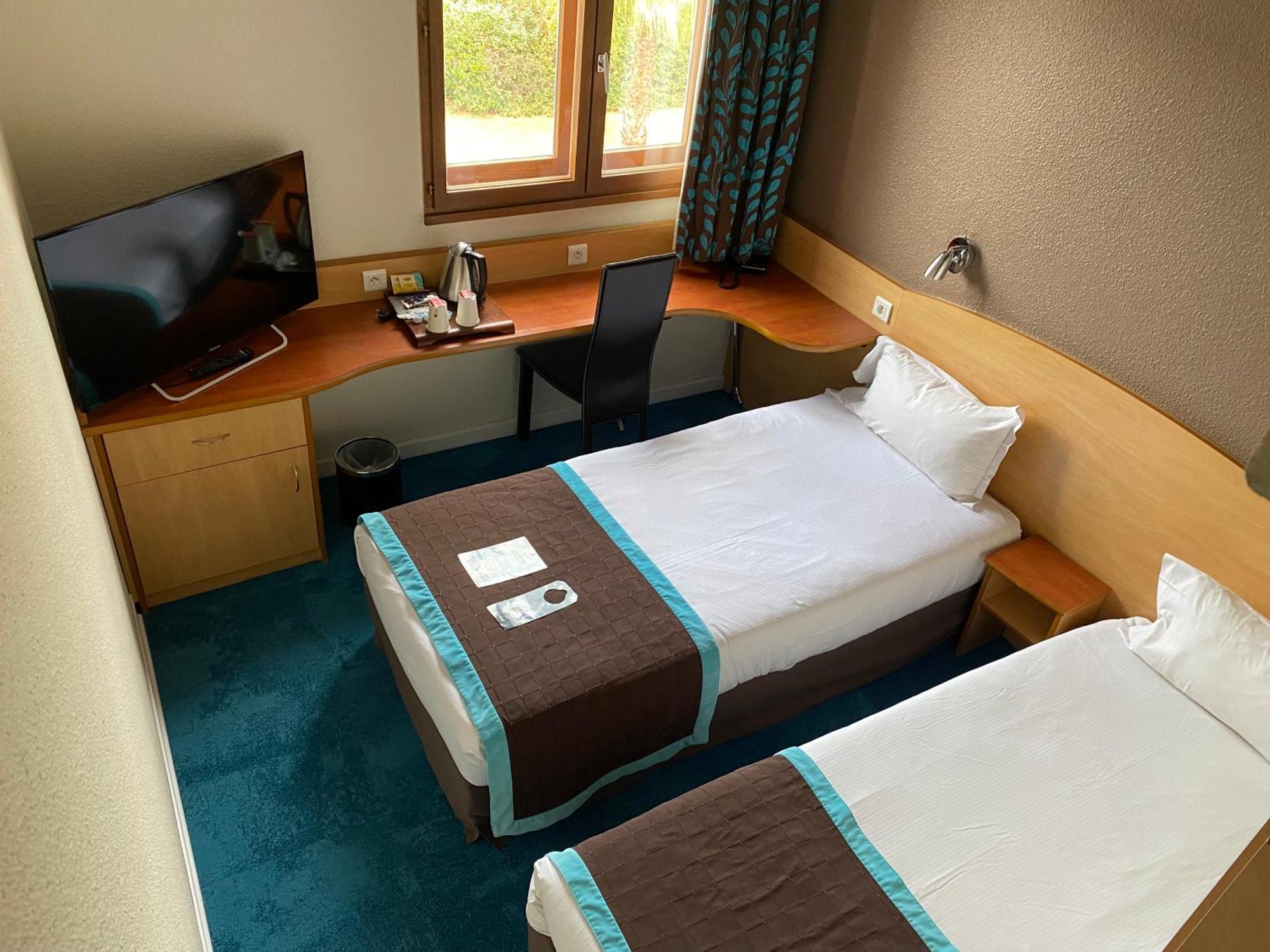 Hotel Kyriad Montpellier Aéroport - Gare Sud De France Mauguio