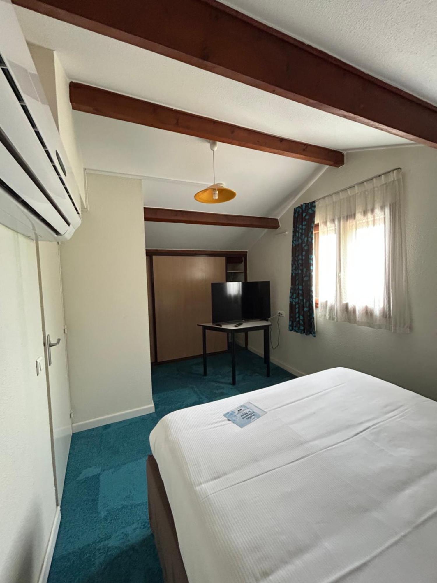 Hotel Kyriad Montpellier Aéroport - Gare Sud De France 3*